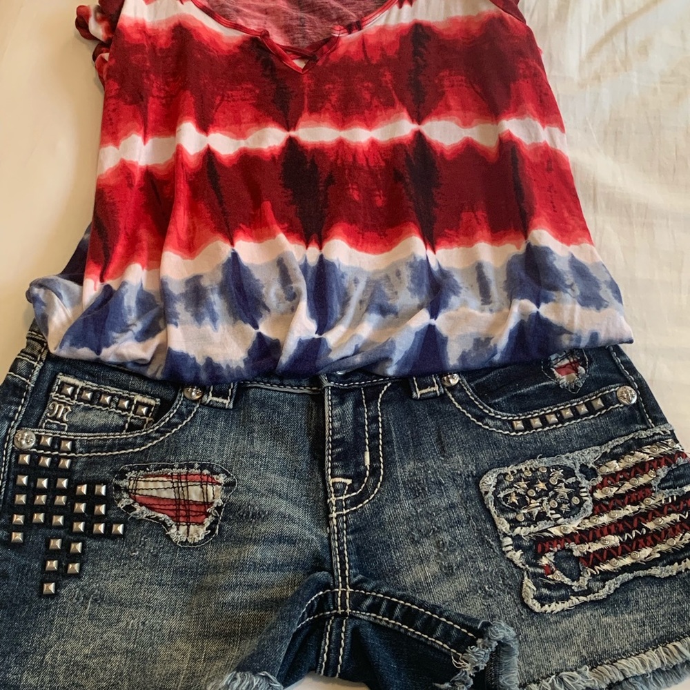 Miss Me Shorts,tie dye shirt